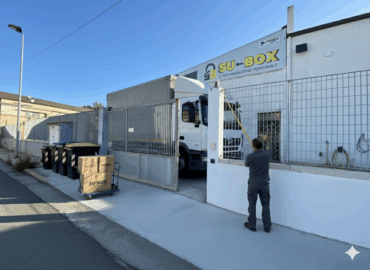 Furgone SU-BOX su strada urbana di Cagliari