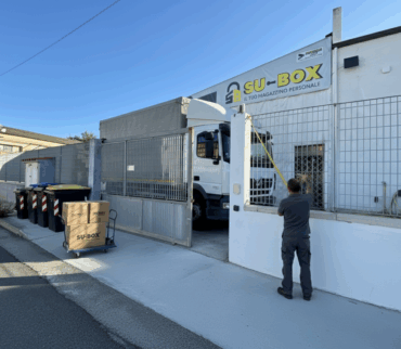 Furgone SU-BOX su strada urbana di Cagliari